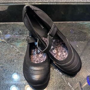 Naturalizer Jonnie Black Leather & Fabric Mary Jane’s  Size 10